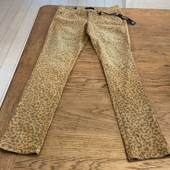 KLIQUE B SKINNY FIT DISTRESSED LEOPARD PRINT SKINNY FIT PANTS.  NEW WITH… - Picture 1 of 12